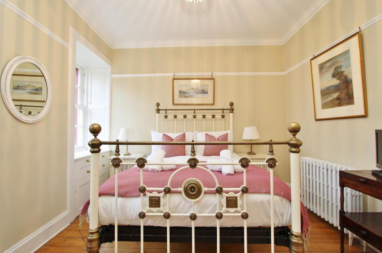 Elegant 3-Bedroom Ramsay Garden Apartment In Edinburgh City Centre Buitenkant foto