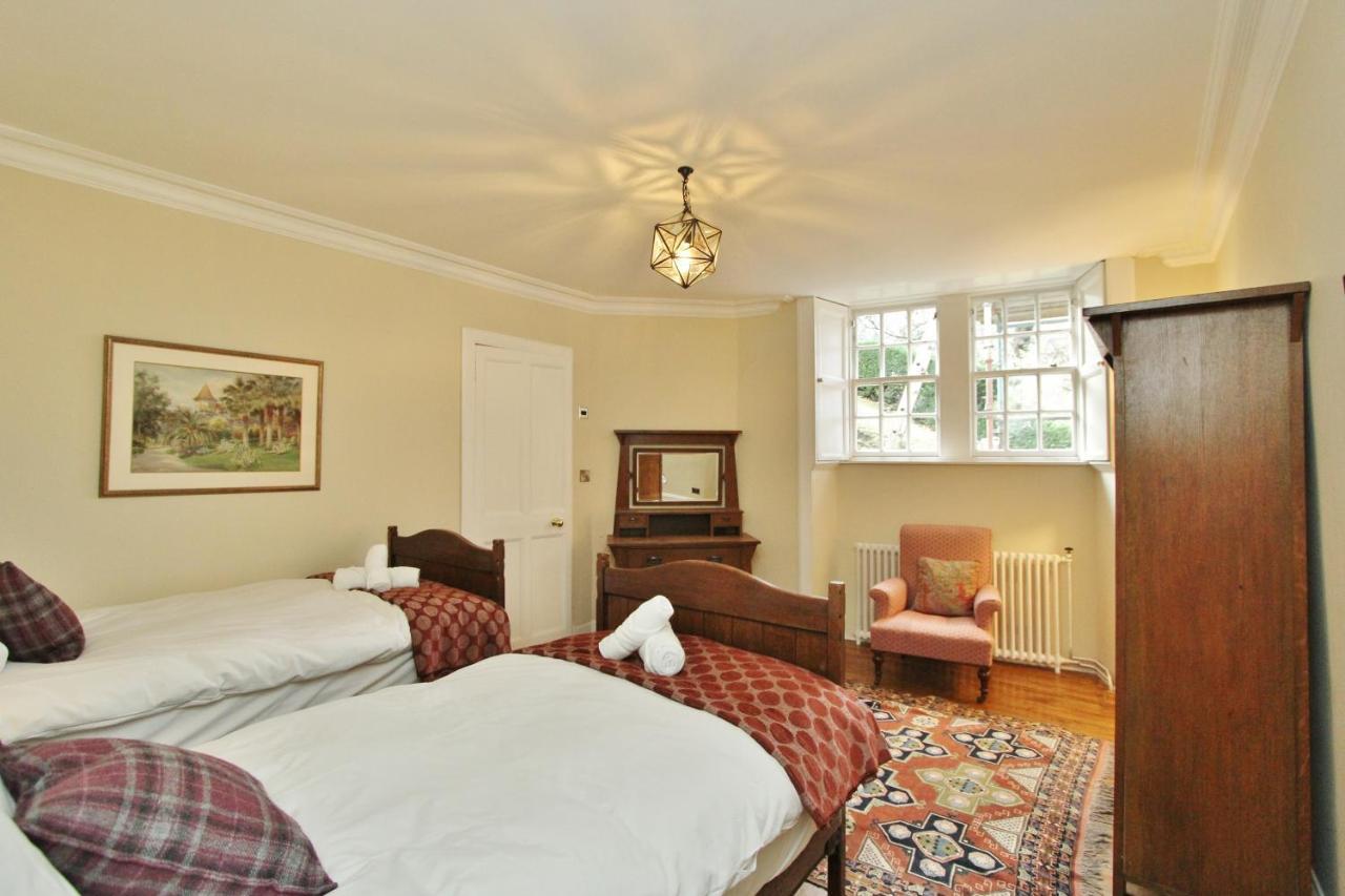 Elegant 3-Bedroom Ramsay Garden Apartment In Edinburgh City Centre Buitenkant foto